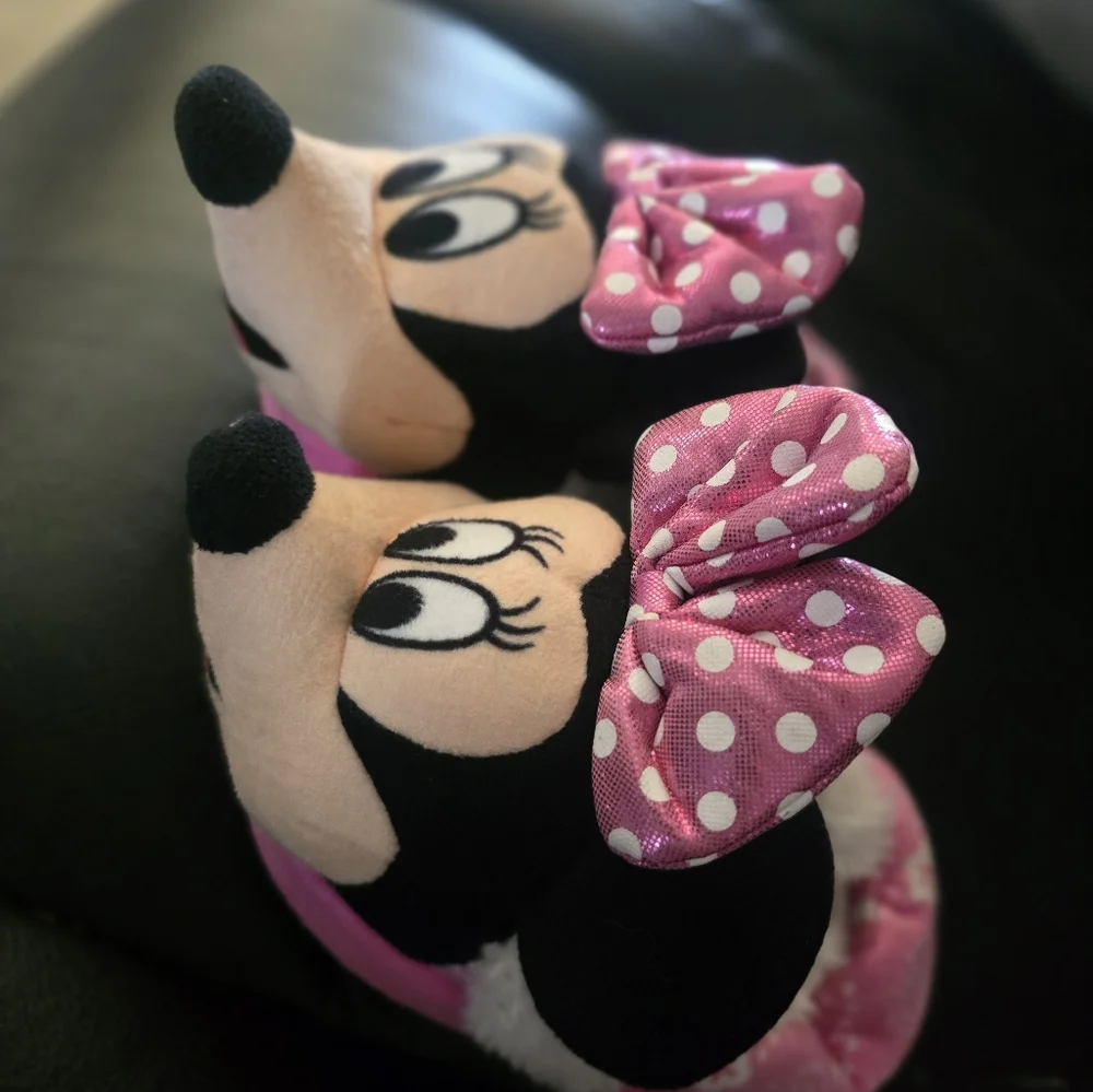 Disney Minnie Mouse 5/6 Girls Slippers